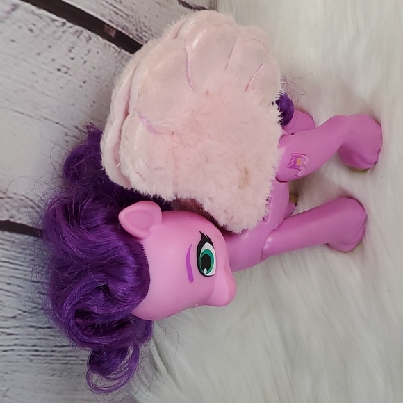 My Little Pony: A New Generation Singing Star Princess Petals Pony Pegasus 8" - Picture 6 of 14